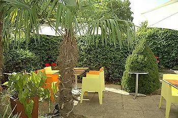 Hotel Logis Hotel & Restaurant Au Canard Gourmand 3*