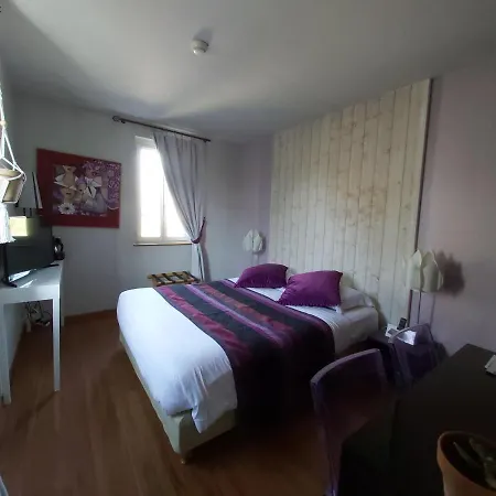 Logis Hotel & Restaurant Au Canard Gourmand Hotel 3*