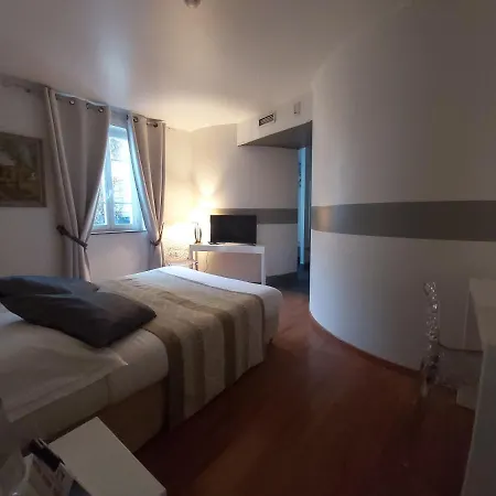 Hotel Logis Hotel & Restaurant Au Canard Gourmand Samatan